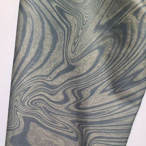 Beyond Yoga Printed High Waisted Midi Leggings. Size Small - Picture 2 of 3